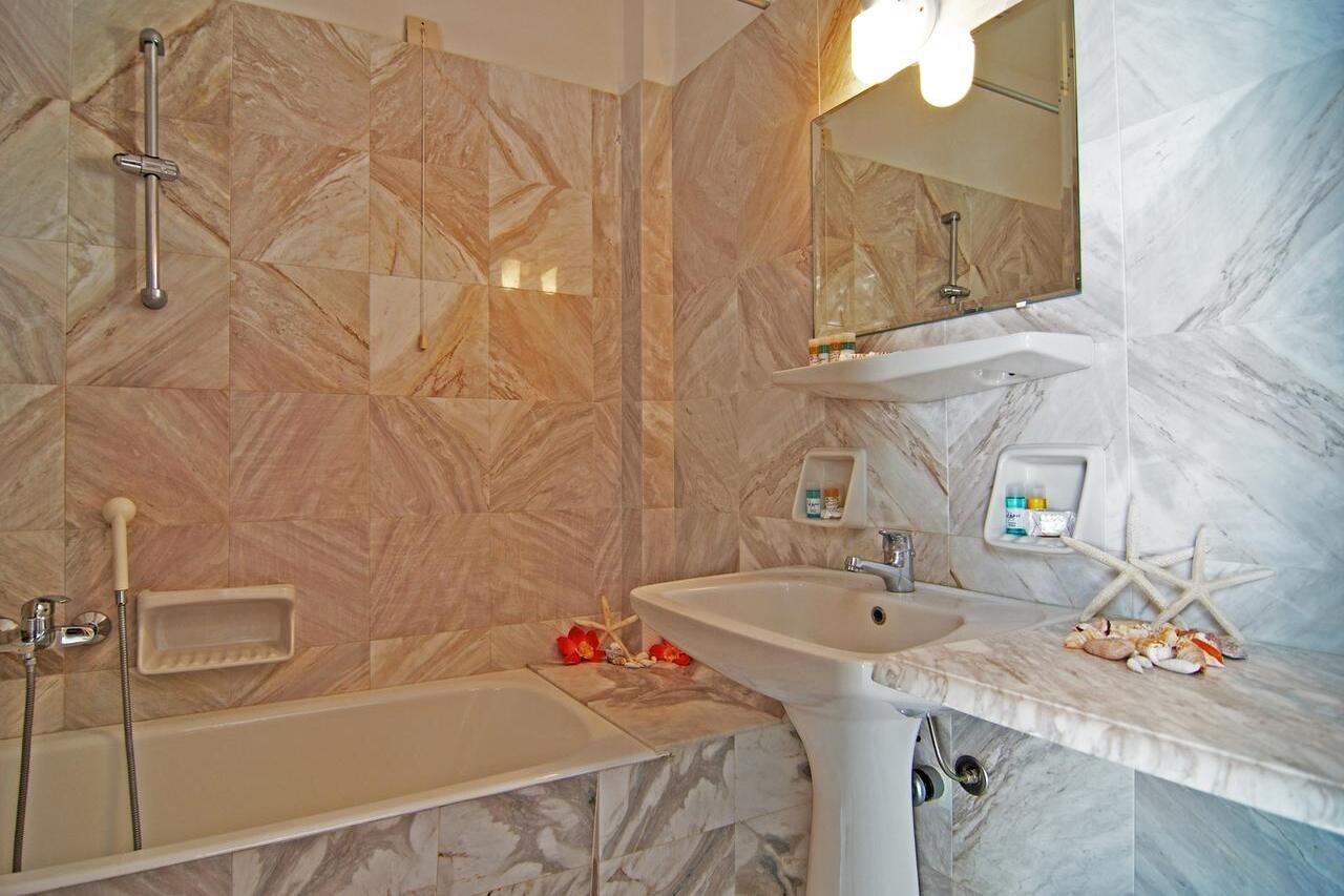 Alex Hotel เตลอส ภายนอก รูปภาพ